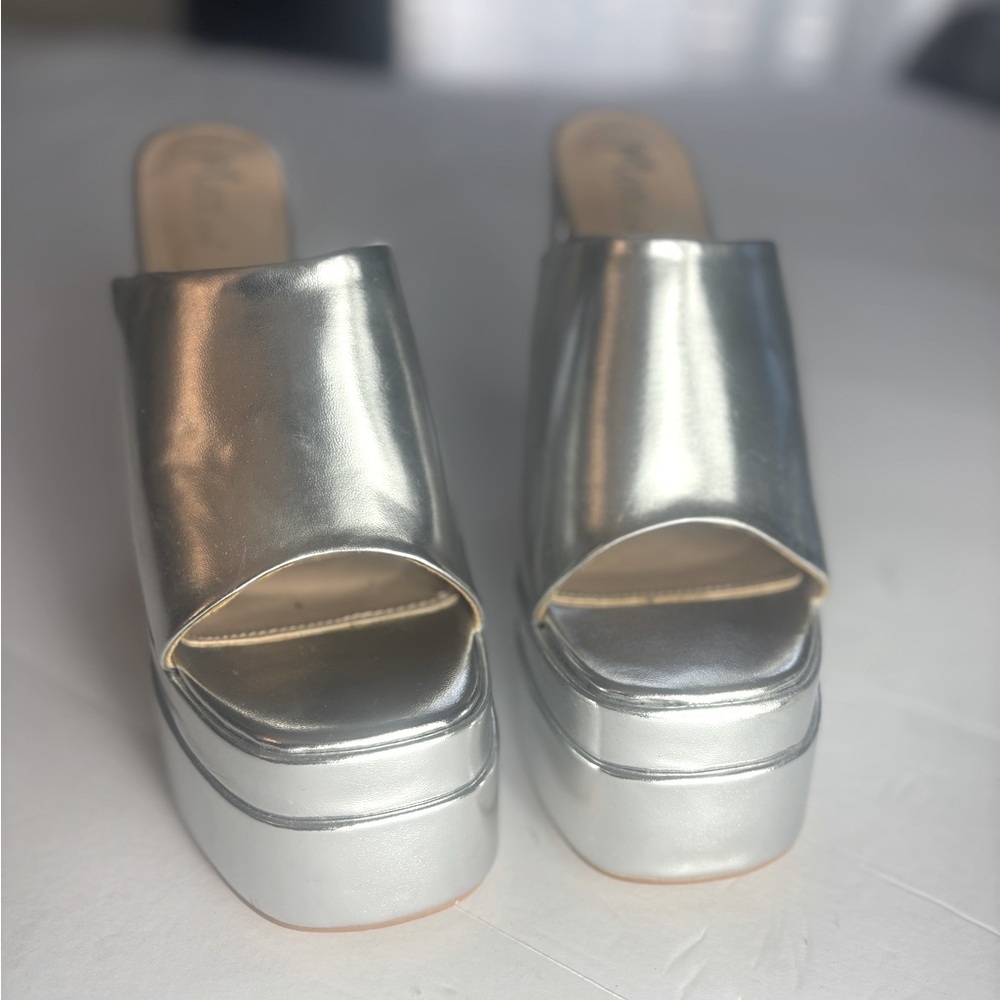 Mixx Shuz LYLA silver slip on open toe, blocked mules with Chunky heel size 9